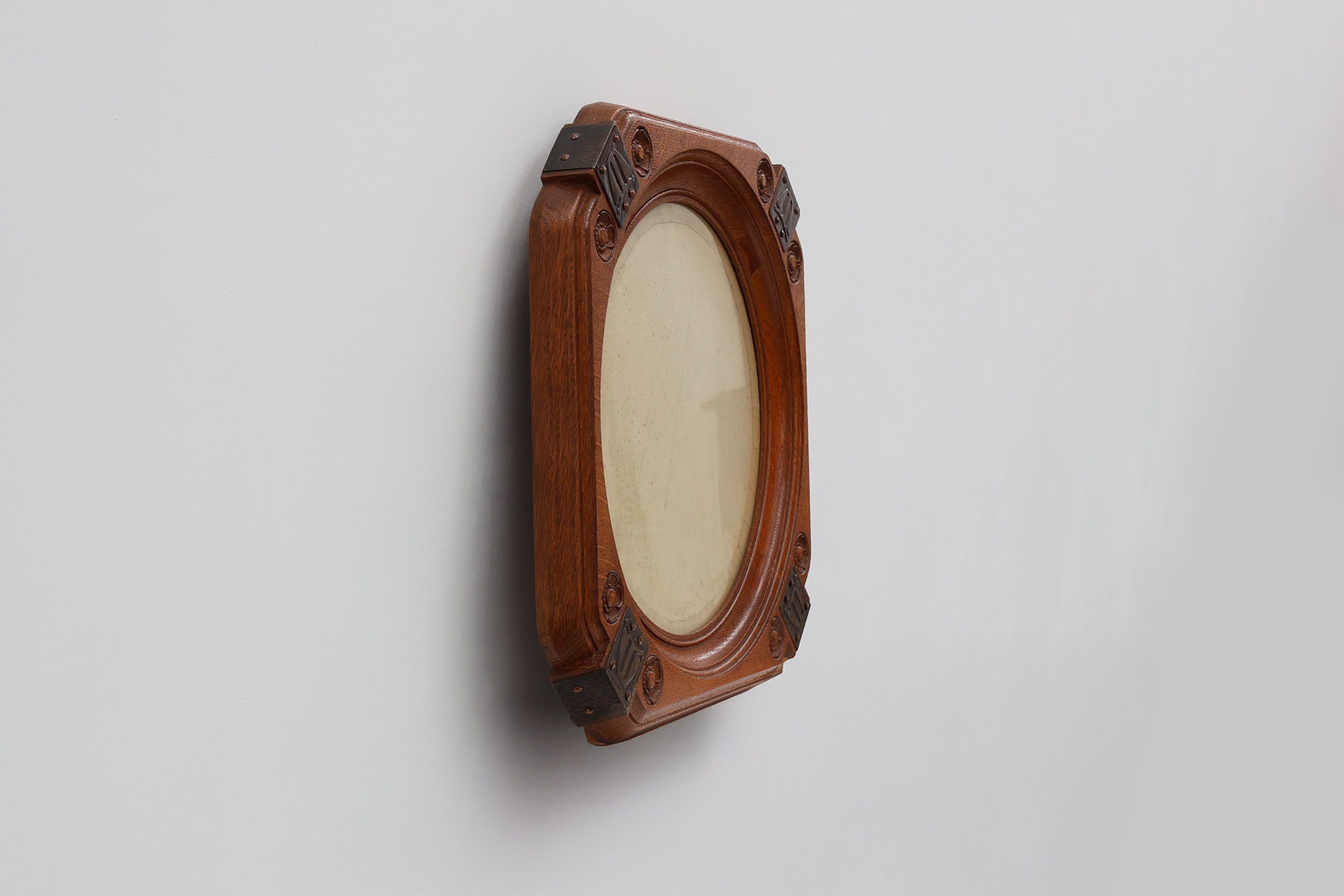Art nouveau oak photo frame with copper decorations by Geo Verbanckthumbnail